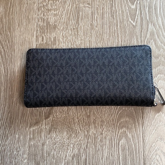 NWT Michael Kors Lg Travel Continental Wallet - Picture 3 of 8